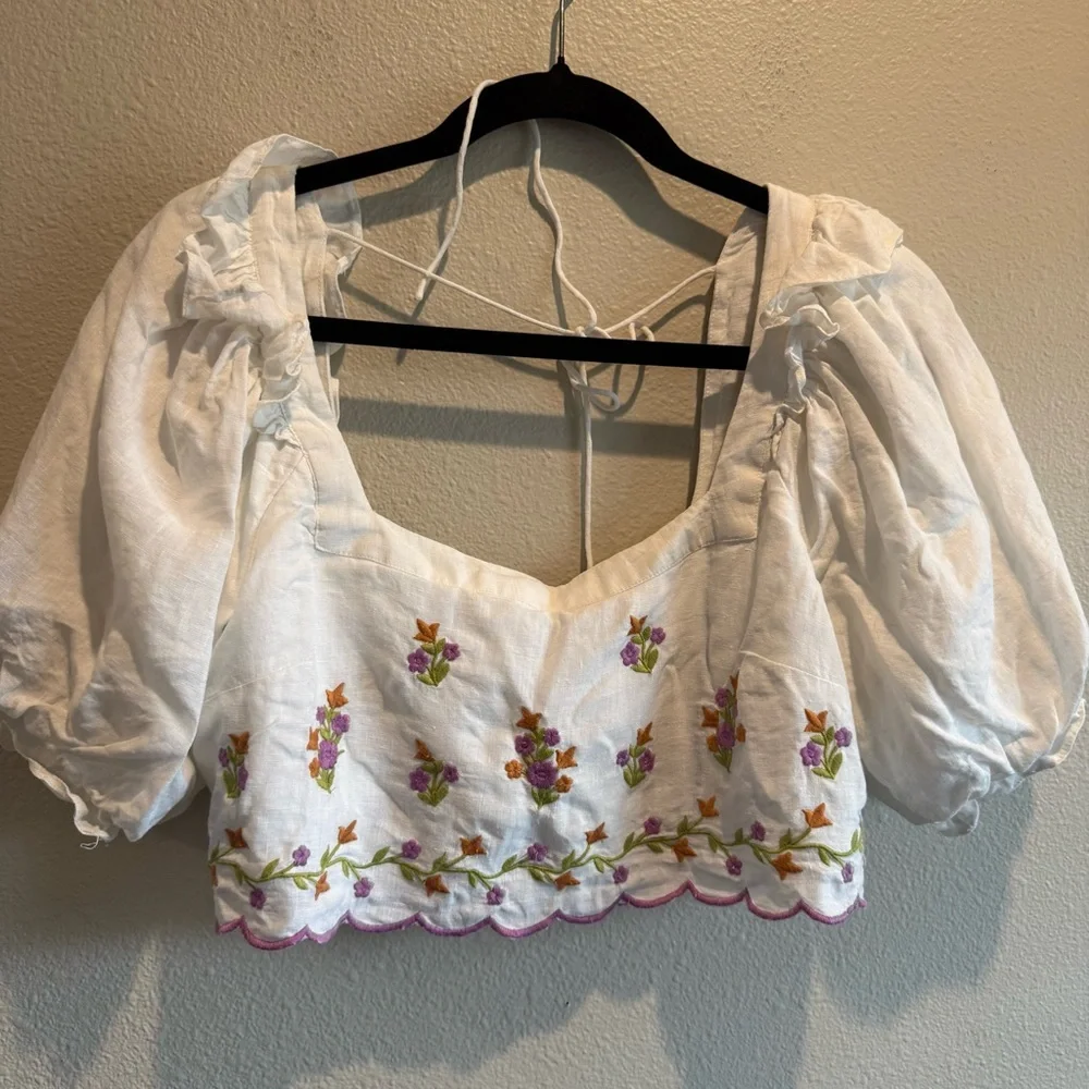 MAJORELLE “Wesley” White Ivory Linen Crop Top with Pastel Embroidered Floral - Picture 4 of 8